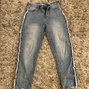 Fashion Nova frayed Jeans - Lightwash